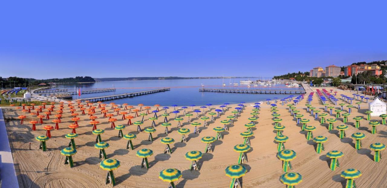 Apartment With Seaview And Garden For 6 Portoroz Exterior photo
