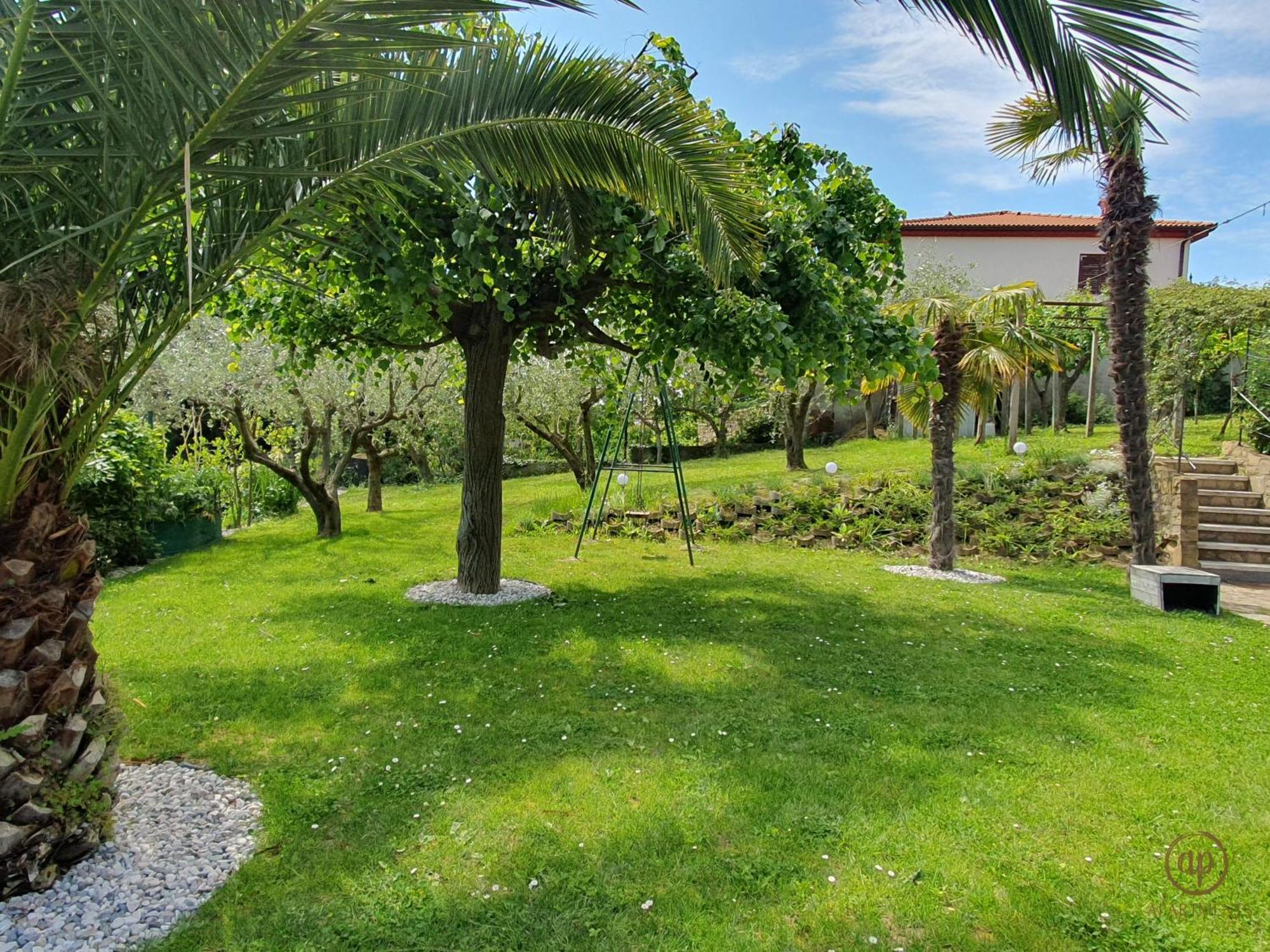 Apartment With Seaview And Garden For 6 Portoroz Exterior photo