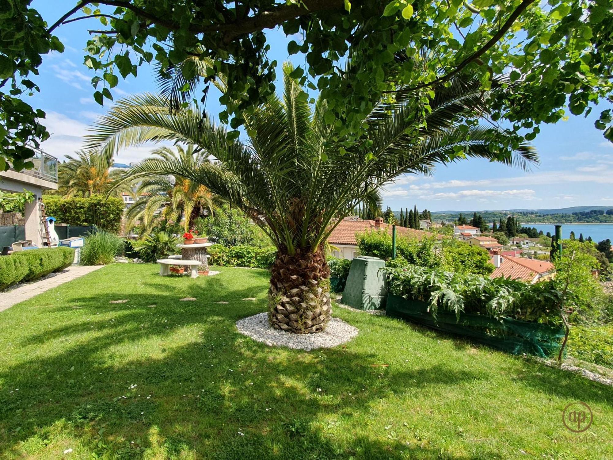 Apartment With Seaview And Garden For 6 Portoroz Exterior photo
