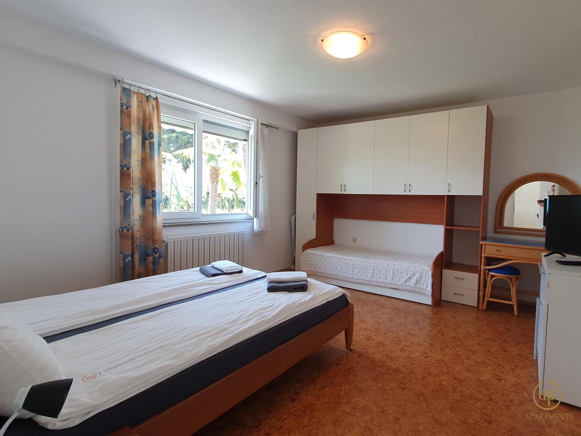 Apartment With Seaview And Garden For 6 Portoroz Exterior photo