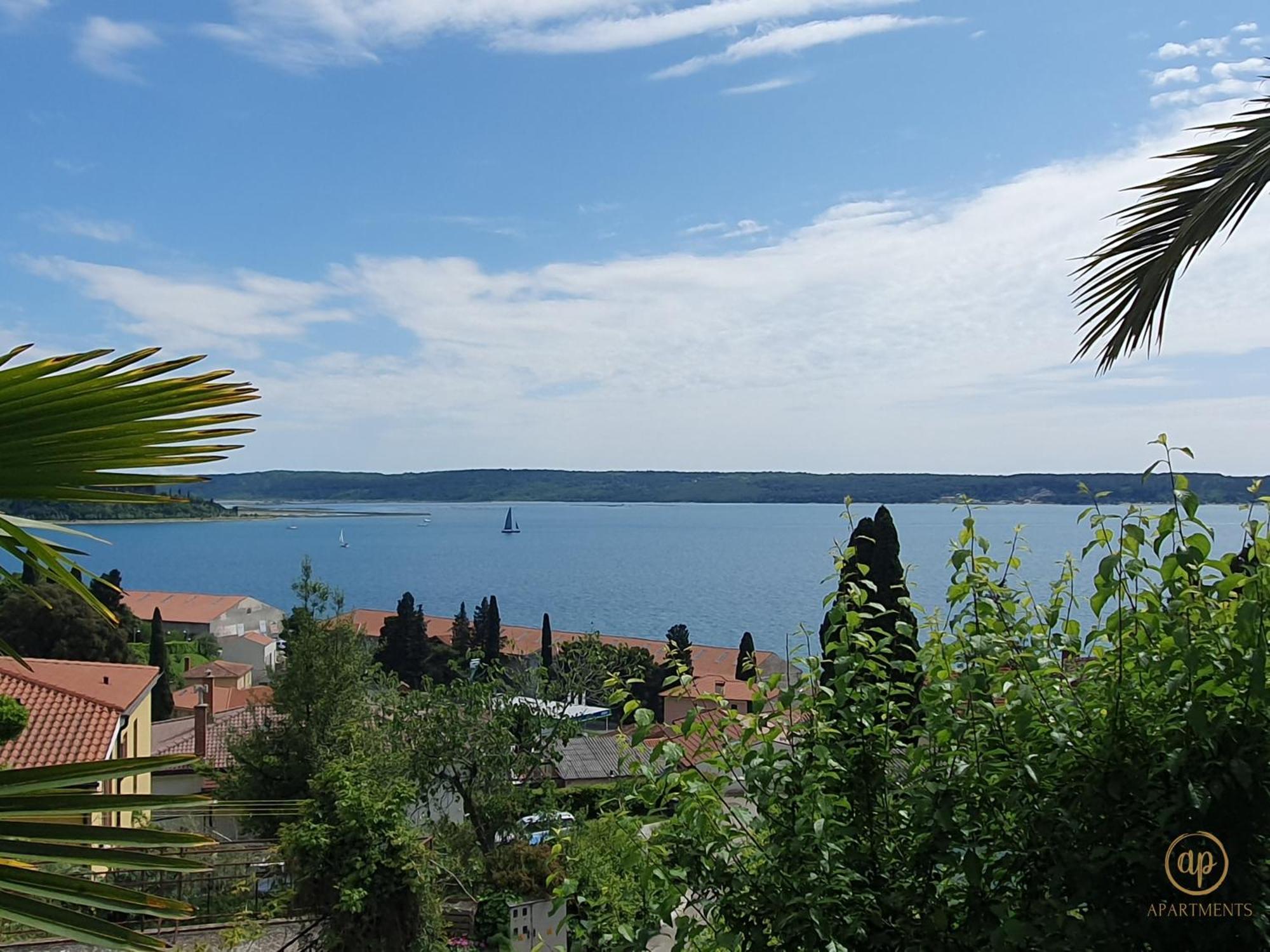 Apartment With Seaview And Garden For 6 Portoroz Exterior photo
